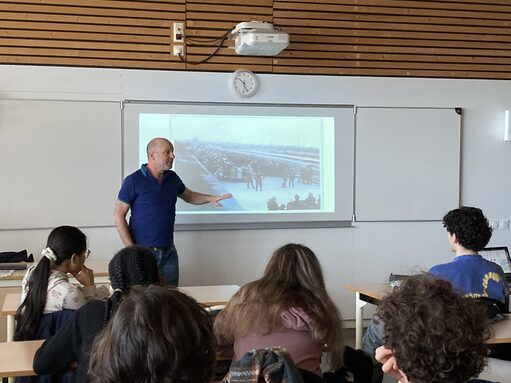 Rencontre avec un historien - T Orchidée.jpg